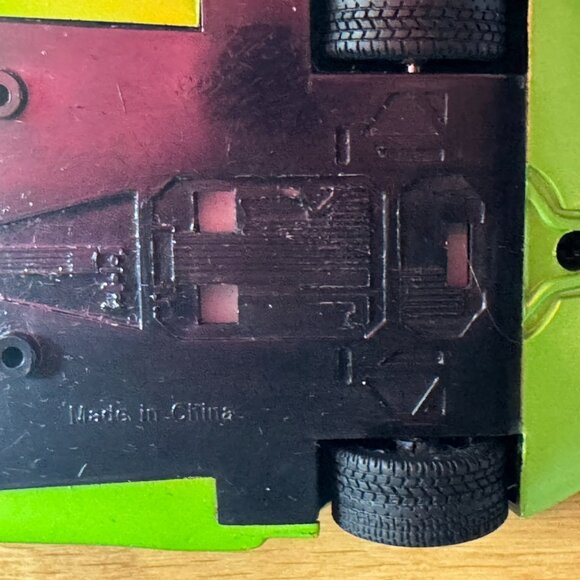 Lamborghini Murciélago Die-Cast Pull-Back Toy Car, Green - Picture 12 of 12